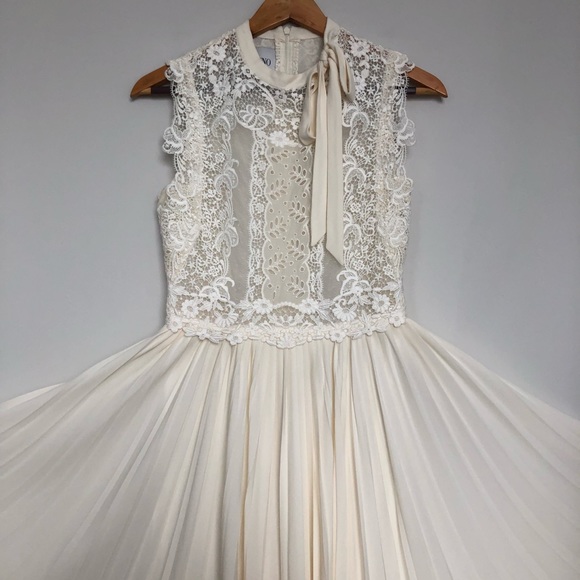 Valentino lace pleated midi dress in cream color - Picture 5 of 8